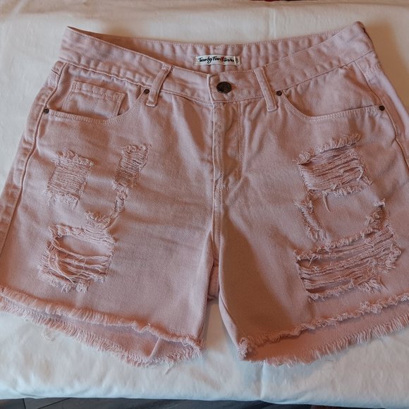 Pink ripped jeans shorts - size 10 - Picture 3 of 7